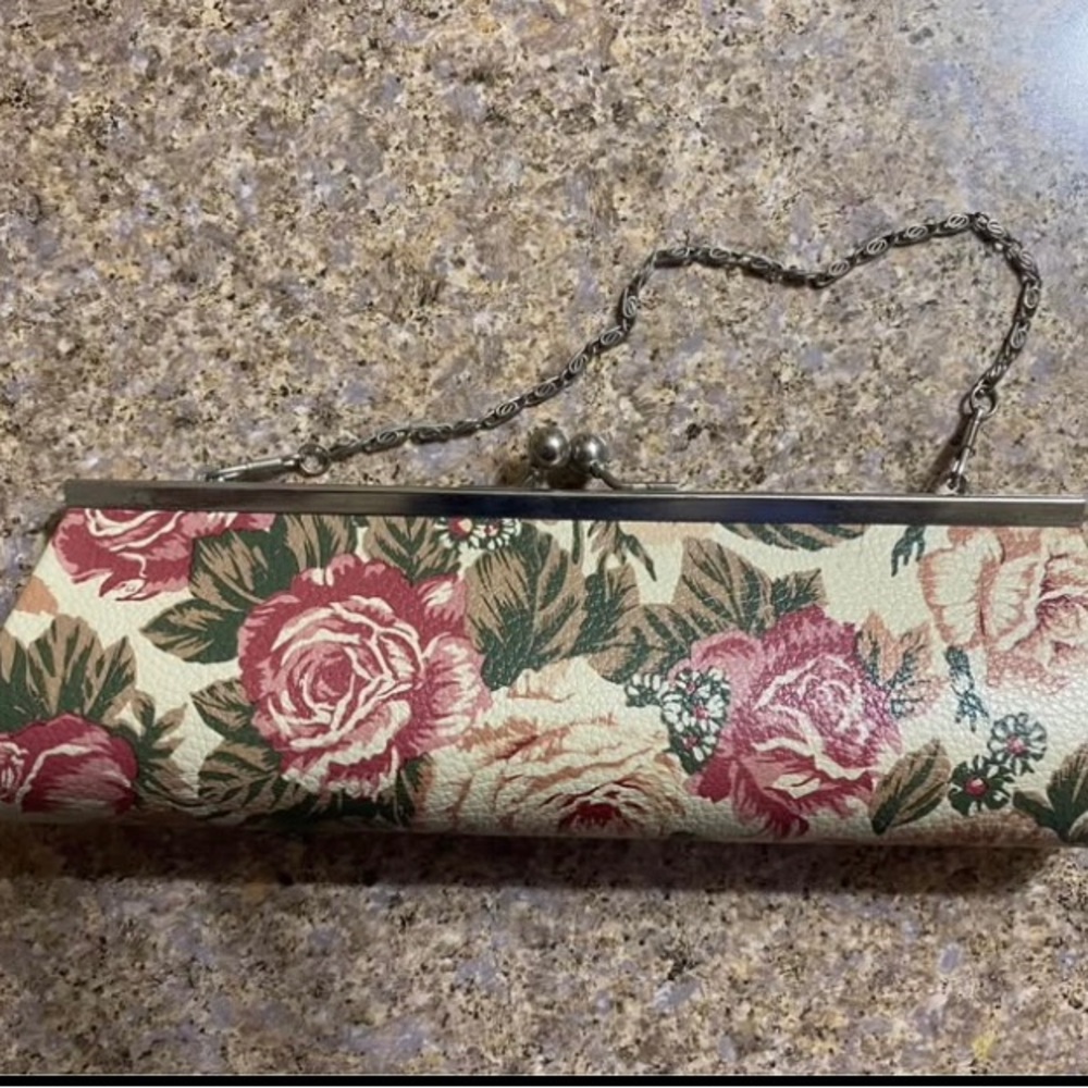 Floral Rose Print Clutch Purse in Cream and Pink - Picture 2 of 2